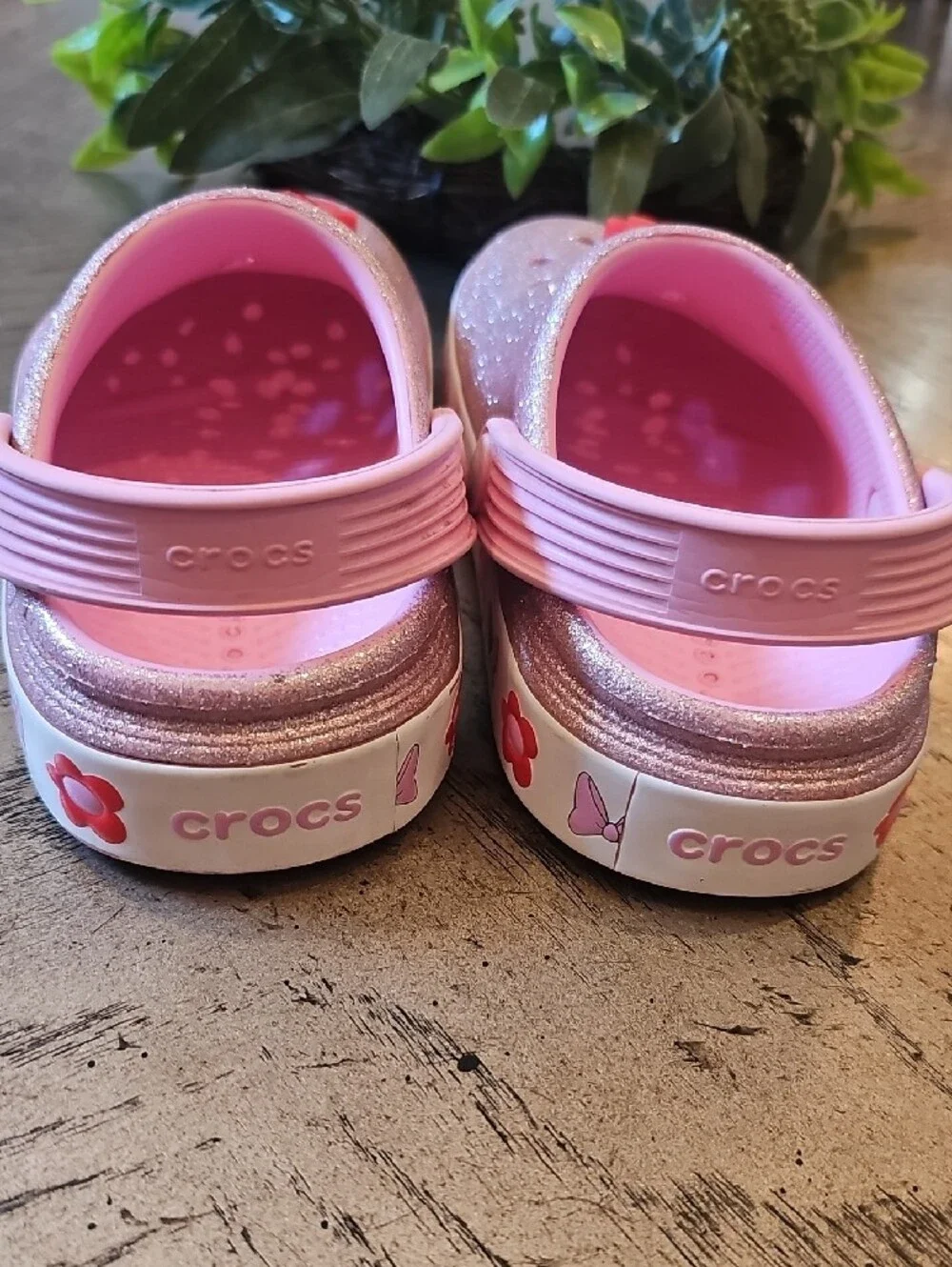 CROCS Glitter Pink Minnie Mouse Clogs with Flower Charms Light Up Size 11